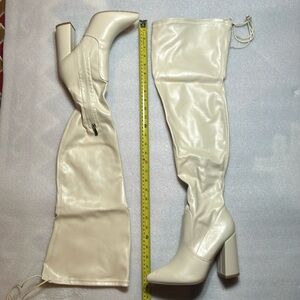Off white otk boots. Size 10. New.